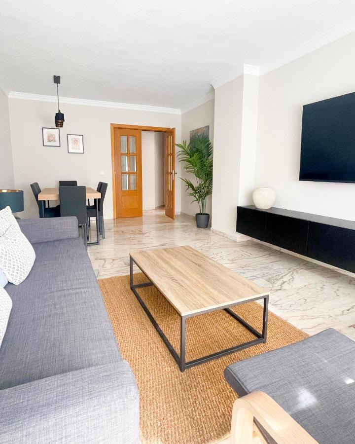 Holidays2Malaga Tomas De Echeverria 150 Mts To Beach & High Speed Wifi & Parking Διαμέρισμα Εξωτερικό φωτογραφία