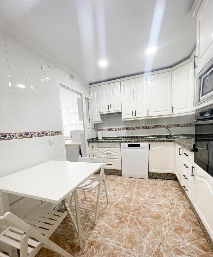 Holidays2Malaga Tomas De Echeverria 150 Mts To Beach & High Speed Wifi & Parking Διαμέρισμα Εξωτερικό φωτογραφία